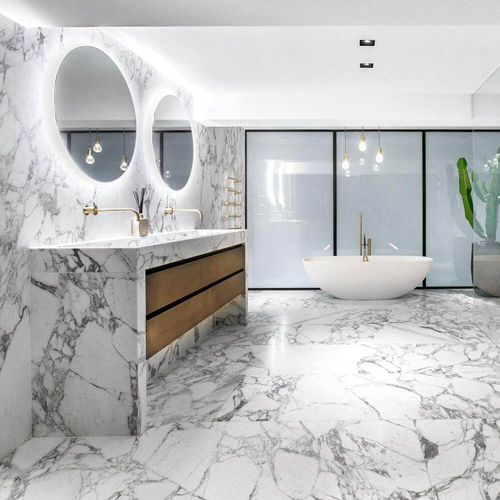 Banyo duvarında kullanılan doğal mermer çeşitleri